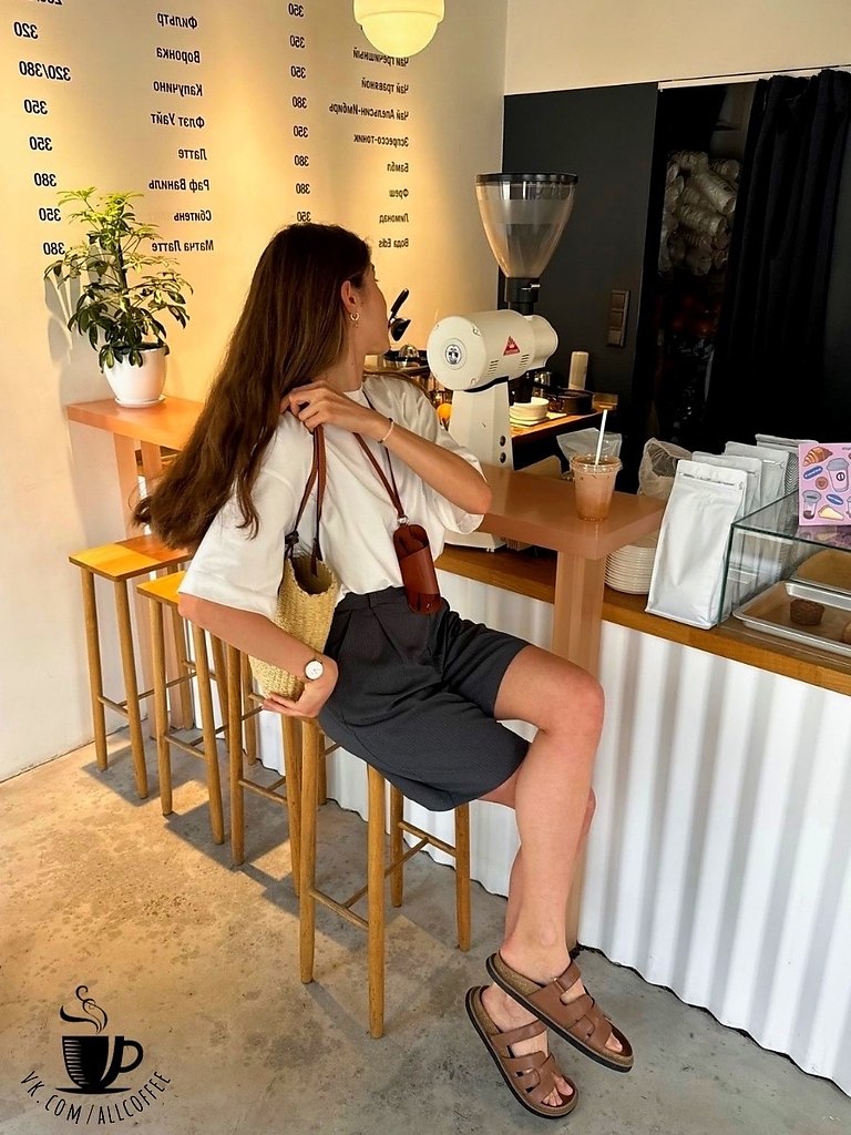 Доброе утро! Забегите в кофейню за своим любимым кофе, иногда, его приятнее пить там, чем дома - 3