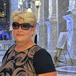 Lora, 58, 