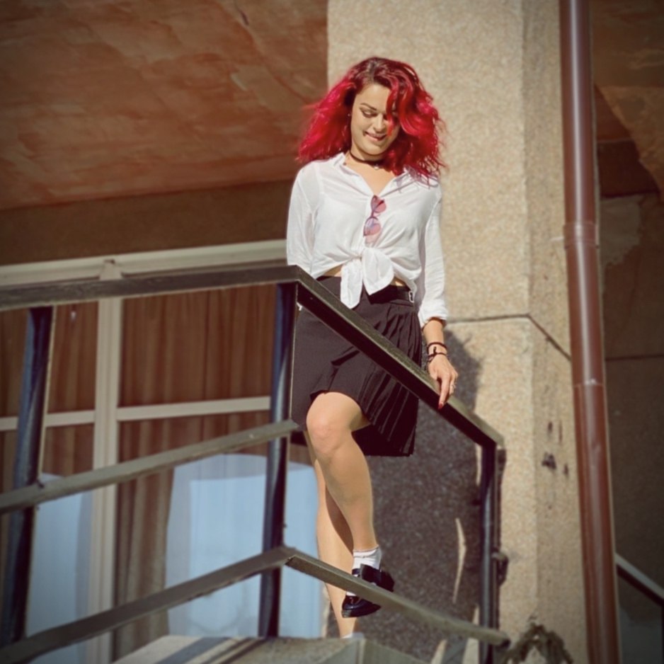 Ты грустинка моя и радость, Кофе крепкий, ромашковый чай, Мандариновая ты сладость, Кисловатый ...