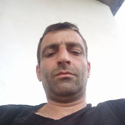 Zviadi, 42, 