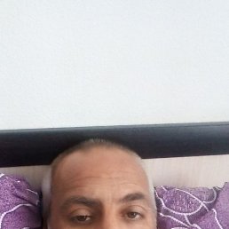 ������, 53 ����, ������-��-����