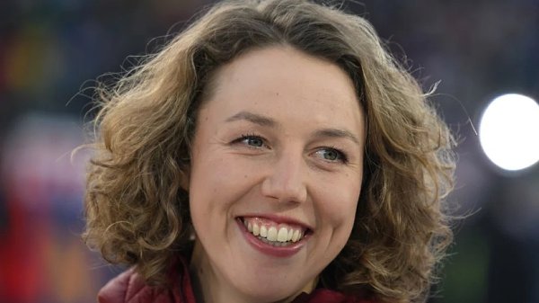 Поиски Дальмайер возобновили, но они затруднены плохой погодой на пике Лайла.В Пакистане возобновили ...