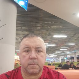 Oleg, 51, 