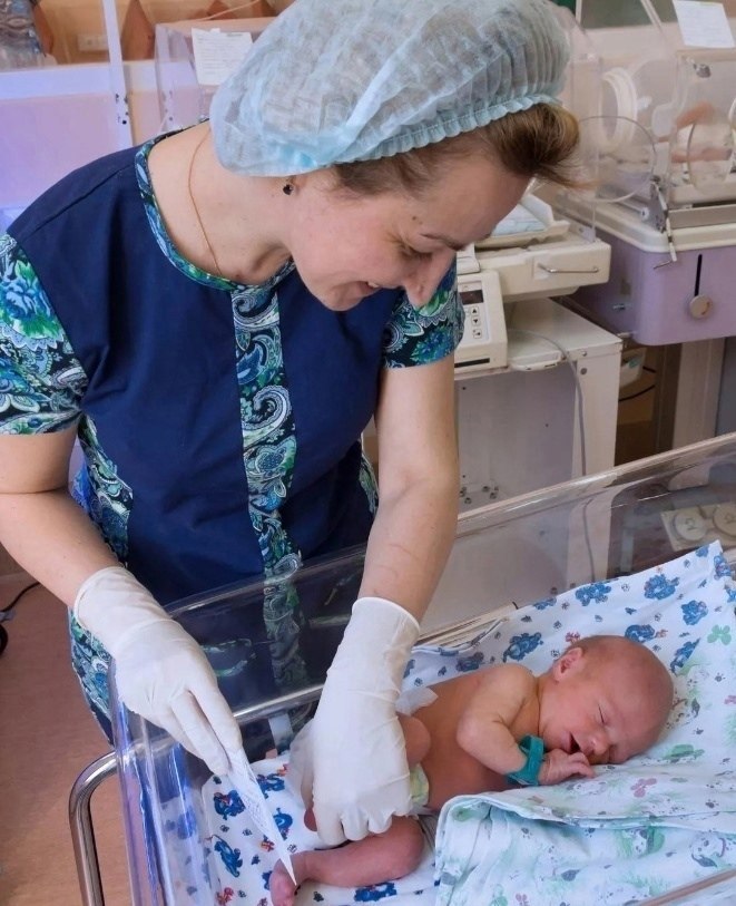 ЧУДО МЕДИЦИНЫ: НОВОРОЖДЕННЫЙ С РЕДКОЙ ПАТОЛОГИЕЙ ПОБЕДИЛ СМЕРТЬ.В детской областной больнице ...