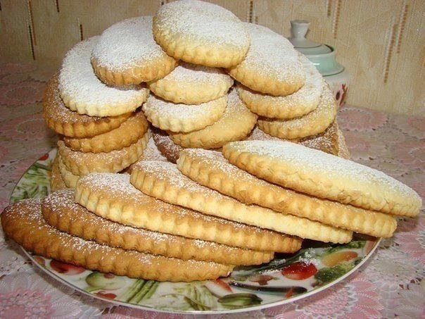 Молочные коржики.Ингредиенты: Мука – 400 г сахар-песок – 200 г маргарин – 100 г 1 яйцо молоко – 80 ...