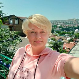 Larka, 45, 