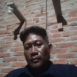 Andi pulung, 43, 