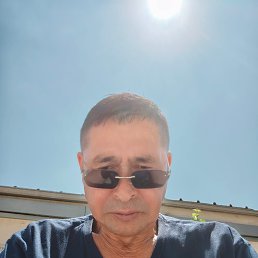 Rinat, 55, 