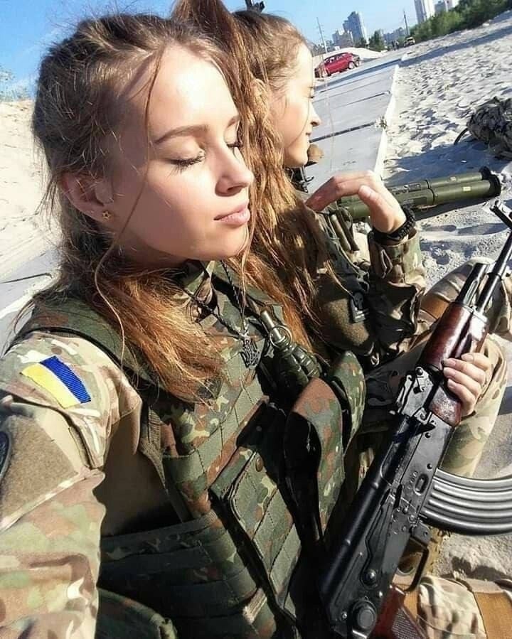Эвелина и Ульяна Закарпатских - Украинские националистки, которые жестоко издевались над русскими ...