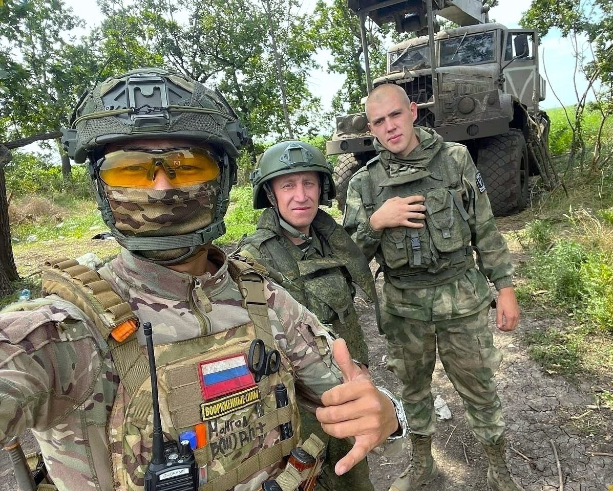 Фото на память между выездами Поддерживаем друг друга и делаем своё дело.