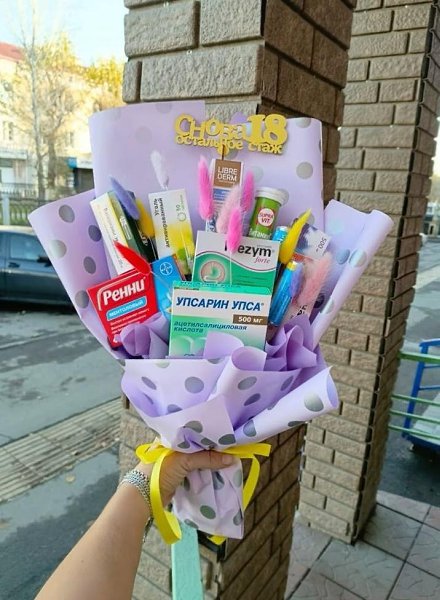 �����������y����