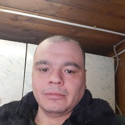 Олег, 39, Лобня