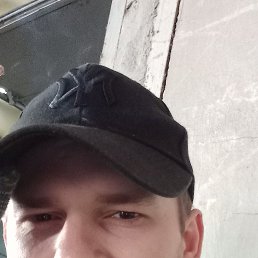 Aleksandr, 28, 