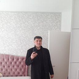 Dragan, 57, 