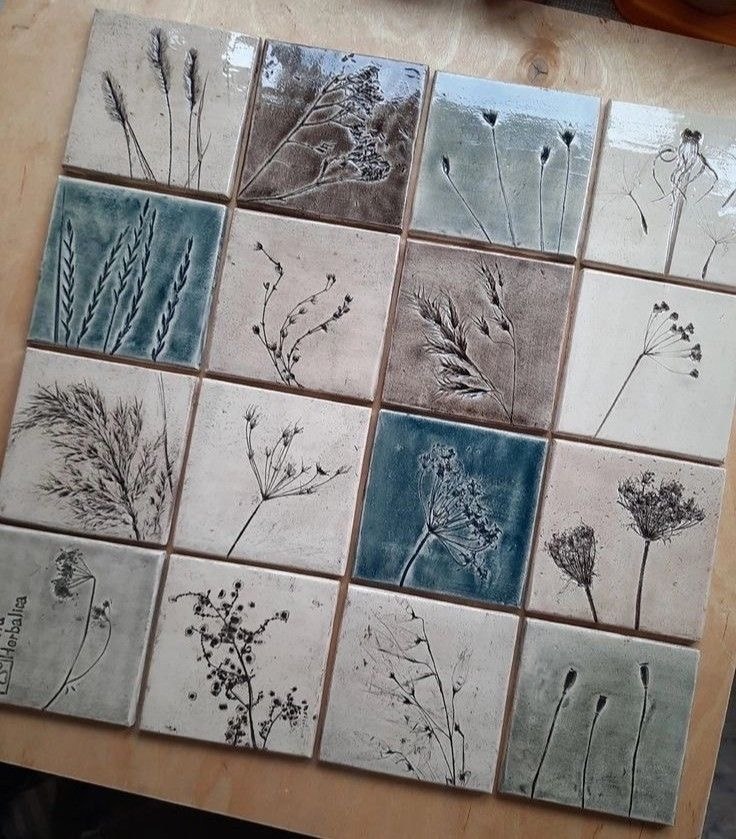 Мини-гербарий на керамике — когда природа становится декором. Каждый элемент в этом подносе — это ... - 3