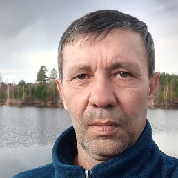 Maksim, 49, 