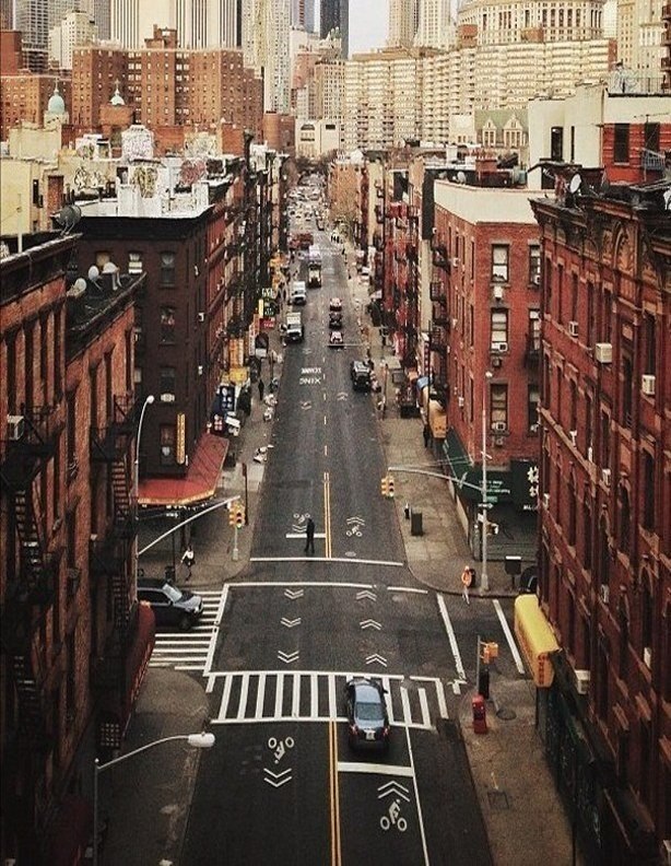 Я ищу тебя. Каждый день. В толпе. В потоке людей я ищу твои глаза, твою походку. Вдруг промелькнет ... - 6