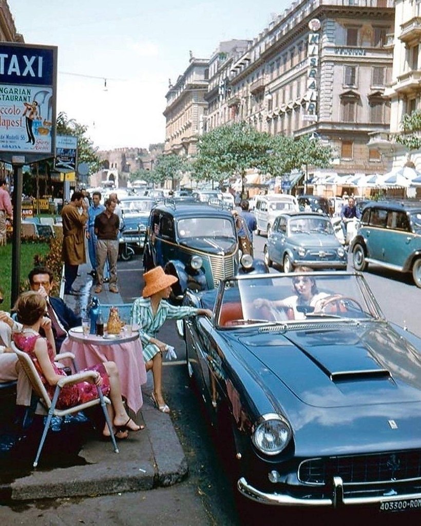 Рим, Итaлия, 1960-e гoды — эпoхa cтиля, cвoбoды и poмaнтики. peдcтaвьтe ceбe мoлoдую дeвушку, ...