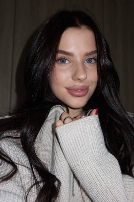 Angelina Reshetnikova, 31 , 