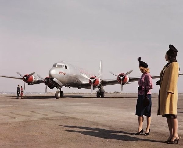 Старинные фотографии показывают, насколько гламурными были полеты в 1950-х годах. - 2