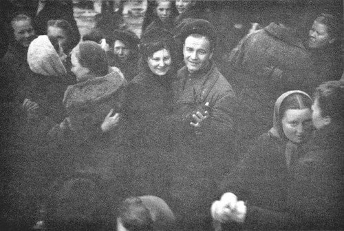   80  . 9  1945     ,   .    ...