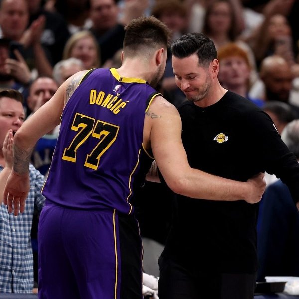 ���� ������ � ���� ����������: 34.0 PPG (4-� � ����) 10.0 RPG 5.0 APG 50.0 FG% 38.9 3PT%