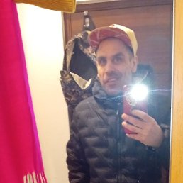 Nico, 42, 