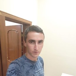 Oleg, 28, 