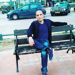 Hovik, 37, 