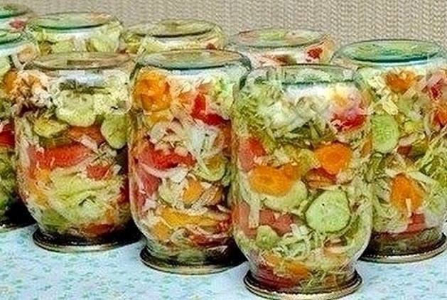Бомбический салатик на зиму, который я закрываю каждый год, и после зимы ни одной баночки не ...