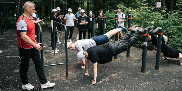 Когда-нибудь тренировались с ректором вуза? А вот в Москве есть такая возможность И вы только ...