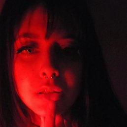 Laura, Los Angeles, 28 