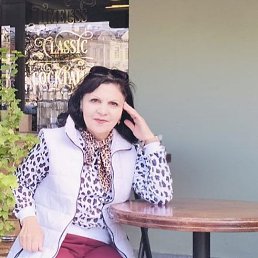 Marina, 55, 