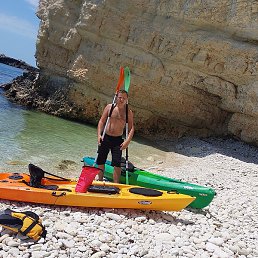 ������, ����, 33 ����