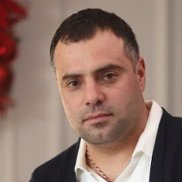 Karen, 37 ���, ������