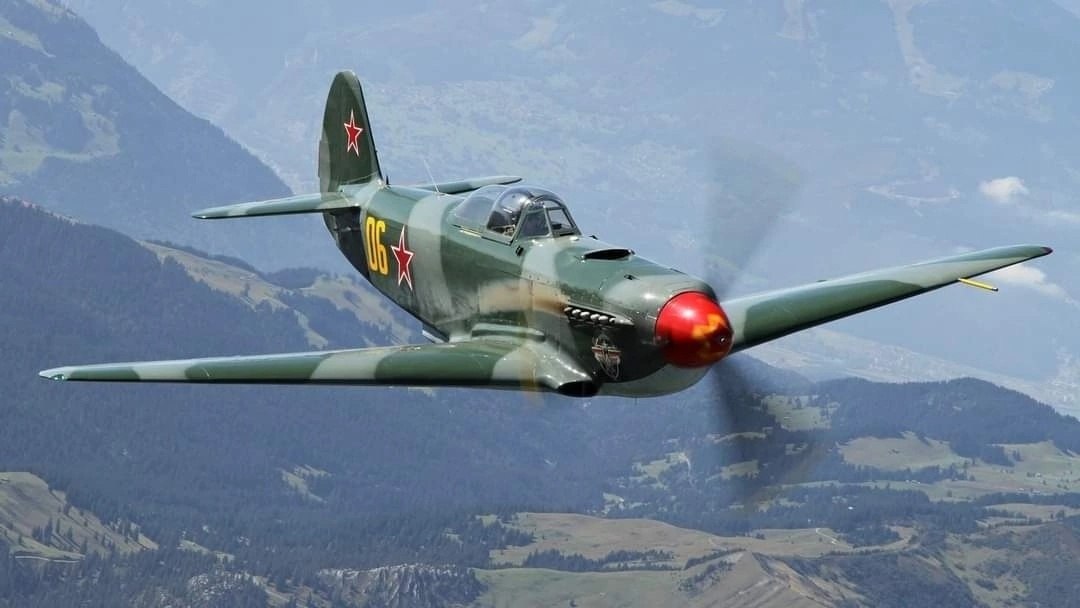 6 июля 1942 года прошёл первый полёт самолёта Як-7ДИ, прототипа серийного истребителя Як-9.Як-7ДИ ...