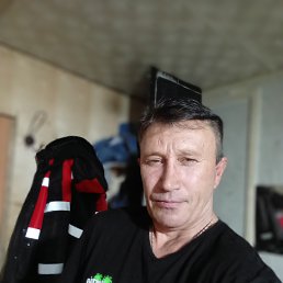 VIKTOR, 47, -