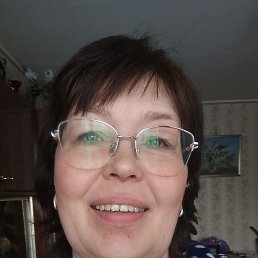 Julia, 48, 