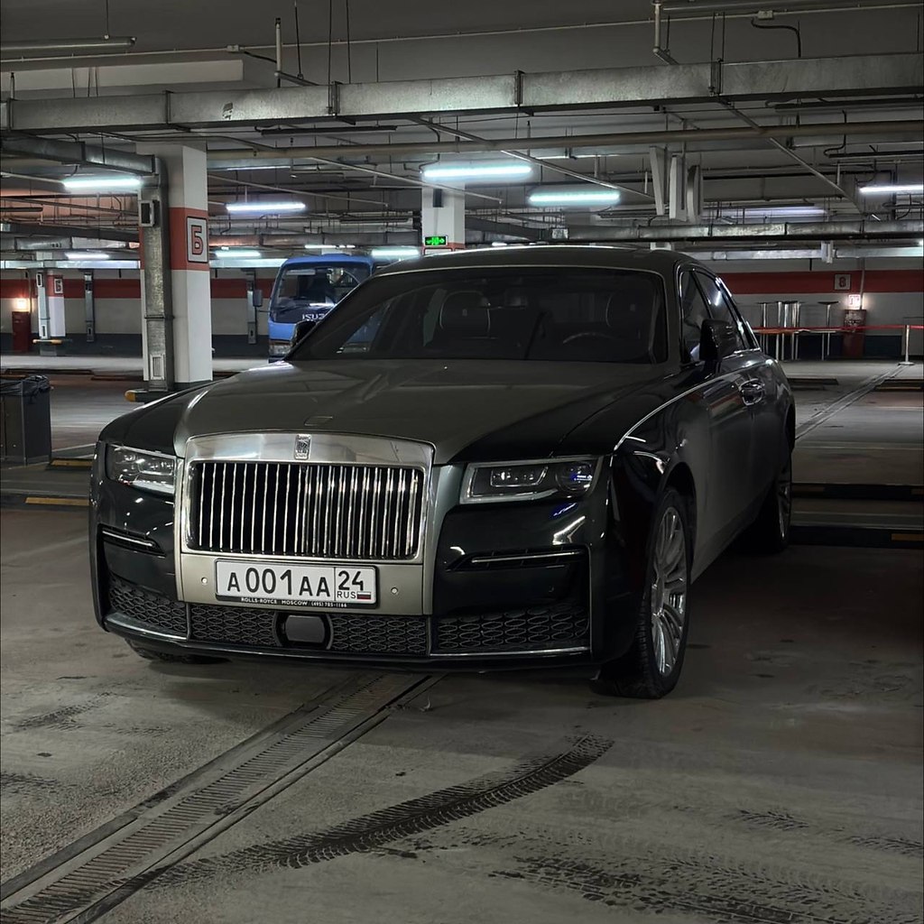 Rolls-Royce Ghost       .        ...