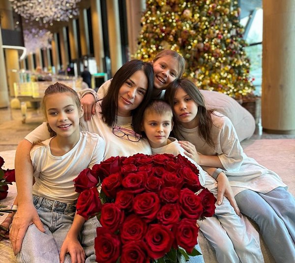 Оксана Самойлова исполнила мечту мамы.У мамы российской бизнесвумен и блогера Оксаны Самойловой ... - 3