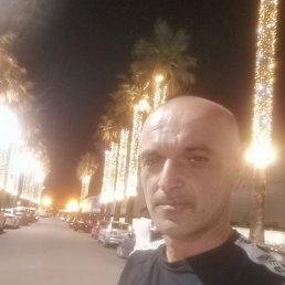 Nukri, 43, 