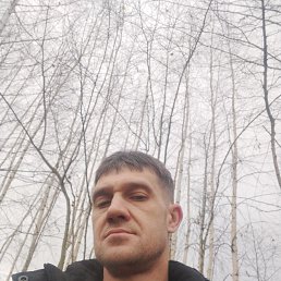 Aleksandr, 36, 