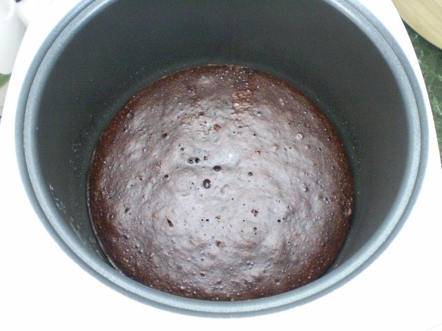 Воздушный шоколадный бисквит.Смешайте все ингредиенты миксером до однородного теста. Выпекайте в ... - 8