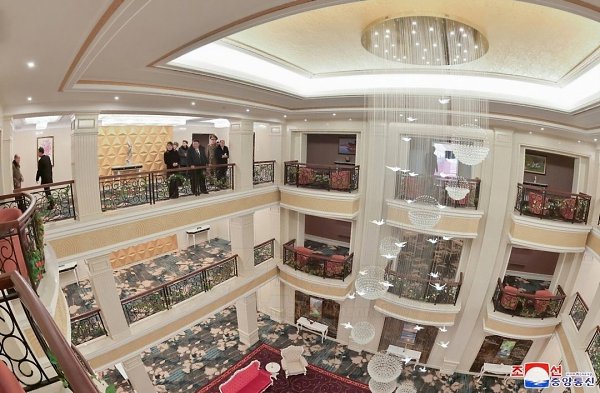 И вообще, полигон для баллистических ракет это не минус, а местная достопримечательность - 4