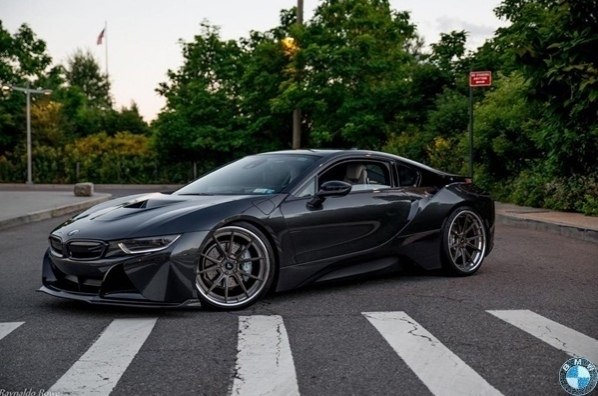 BMW i8