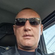 Oleg, 45 , 