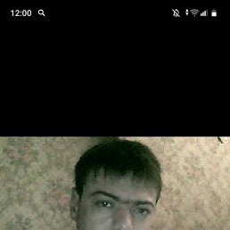 Ը, 37 , 