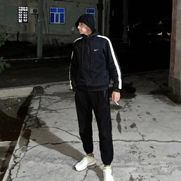 Uchqun, 19, 