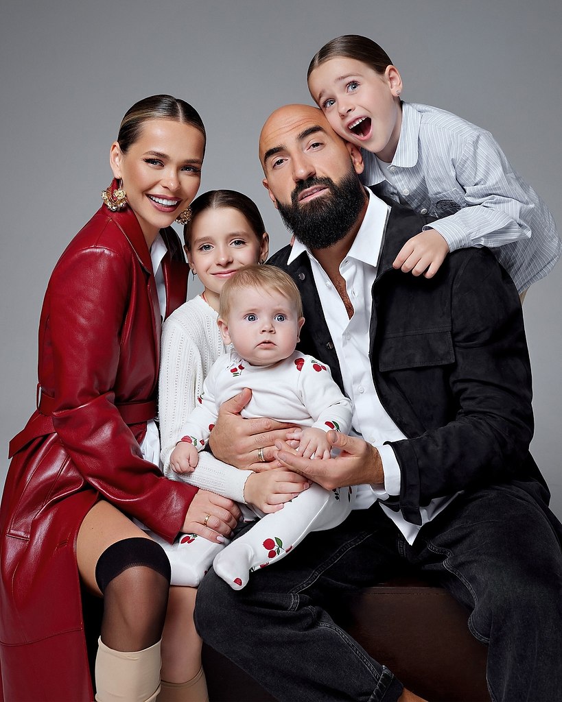 Аннa Хилькевич впервые покaзaлa лицо млaдшей дочери Оливии. Третью дочь aктрисa родилa в сентябре ... - 2