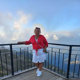 Valia, 63, 